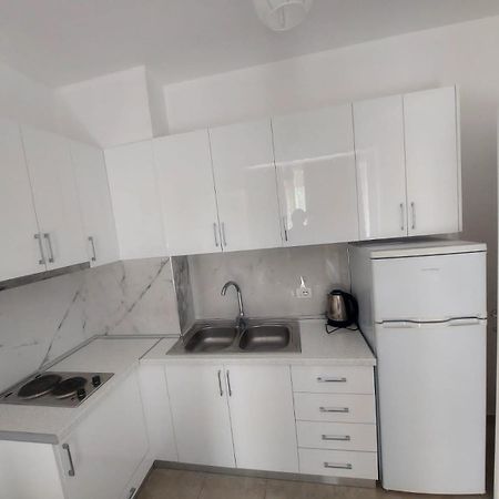 Redsun Apartment فلورا المظهر الخارجي الصورة