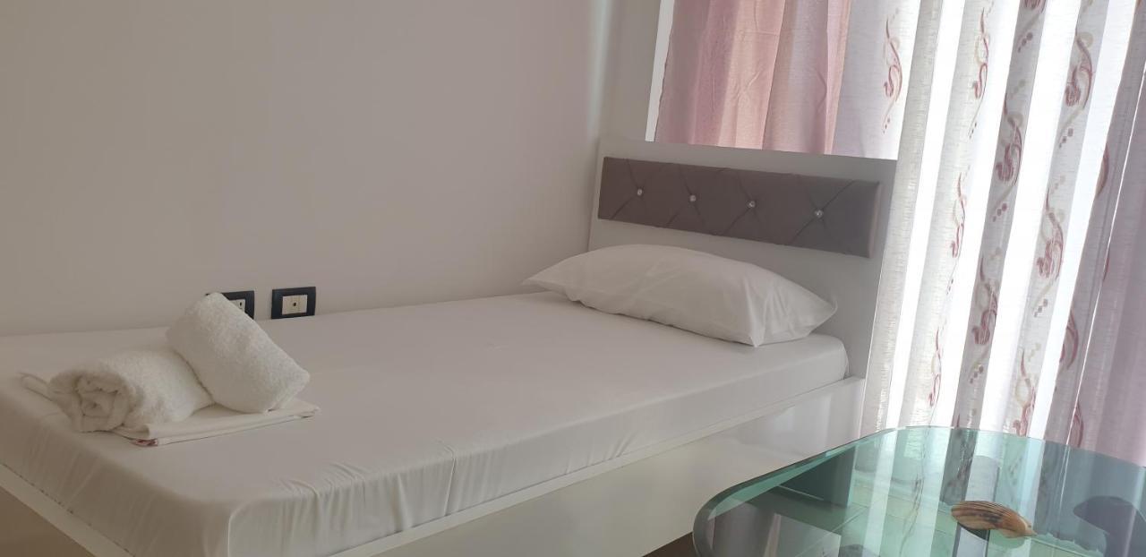 Redsun Apartment فلورا المظهر الخارجي الصورة