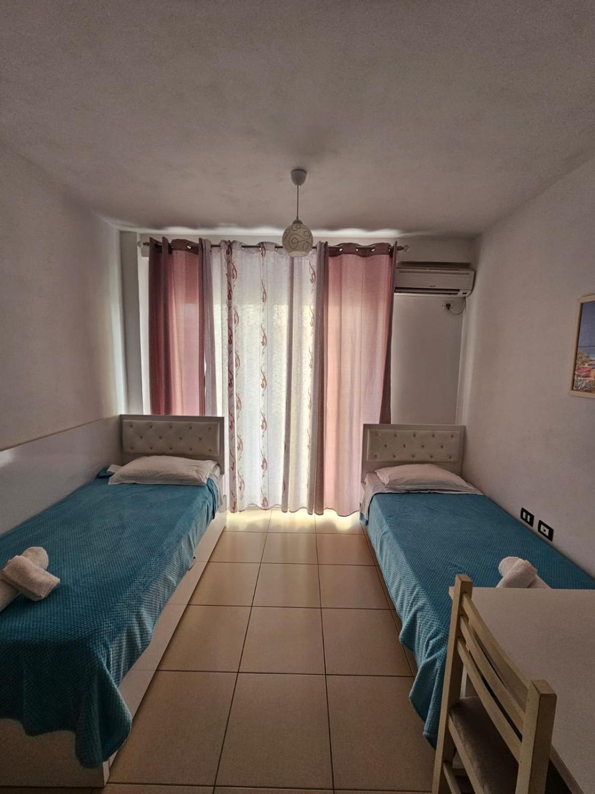 Redsun Apartment فلورا المظهر الخارجي الصورة
