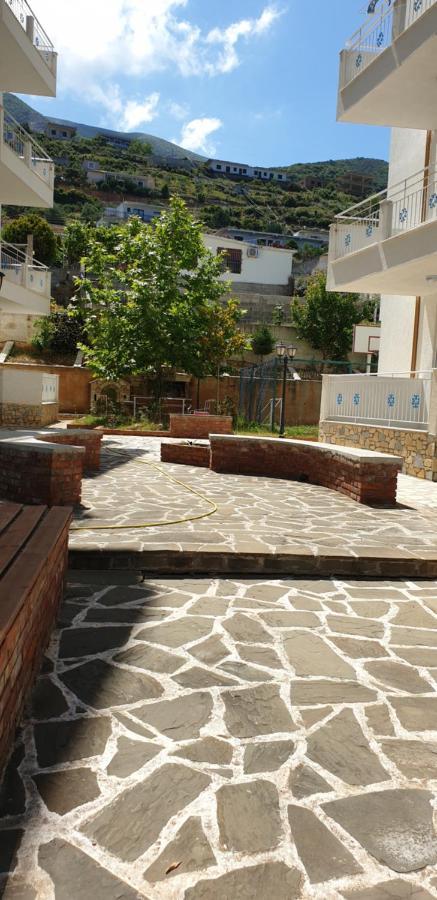 Redsun Apartment فلورا المظهر الخارجي الصورة