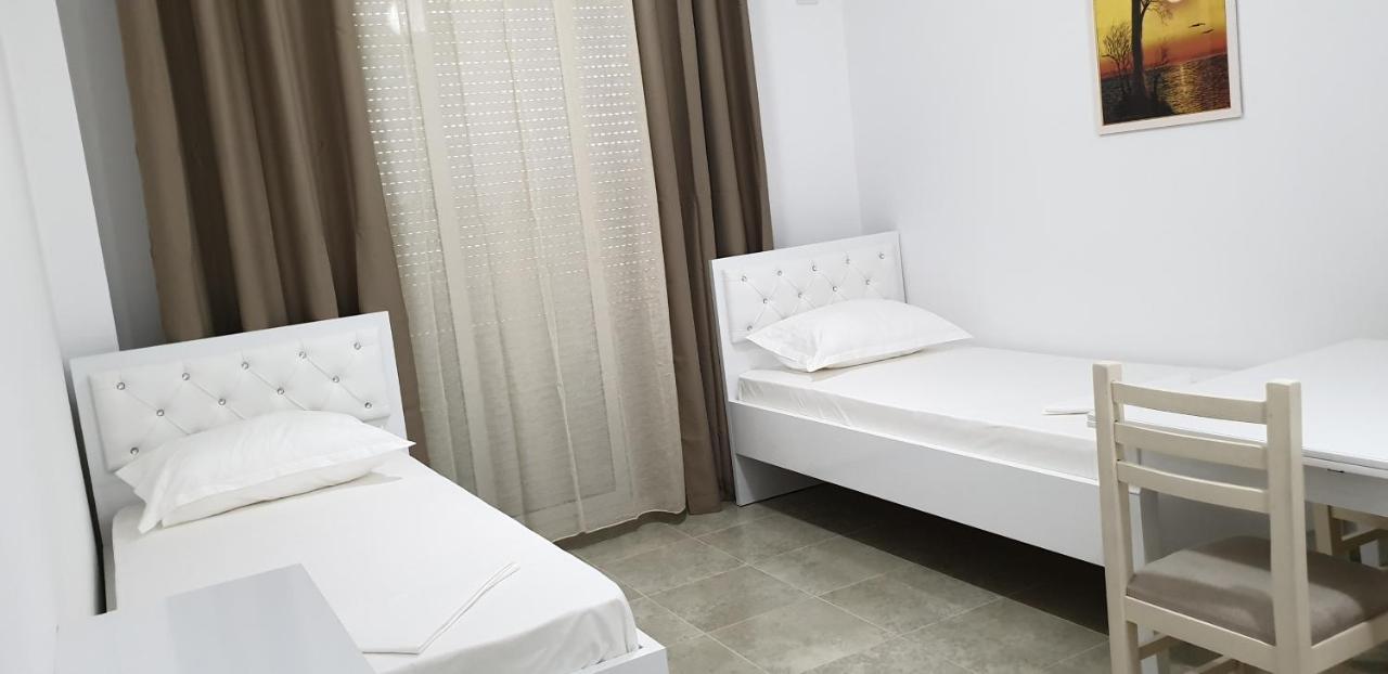 Redsun Apartment فلورا المظهر الخارجي الصورة