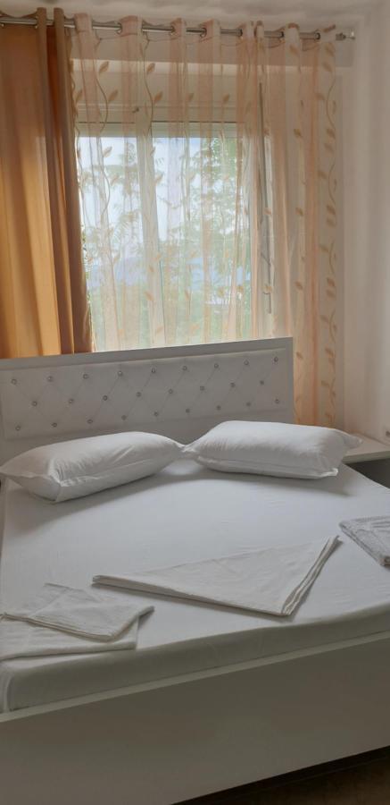 Redsun Apartment فلورا المظهر الخارجي الصورة