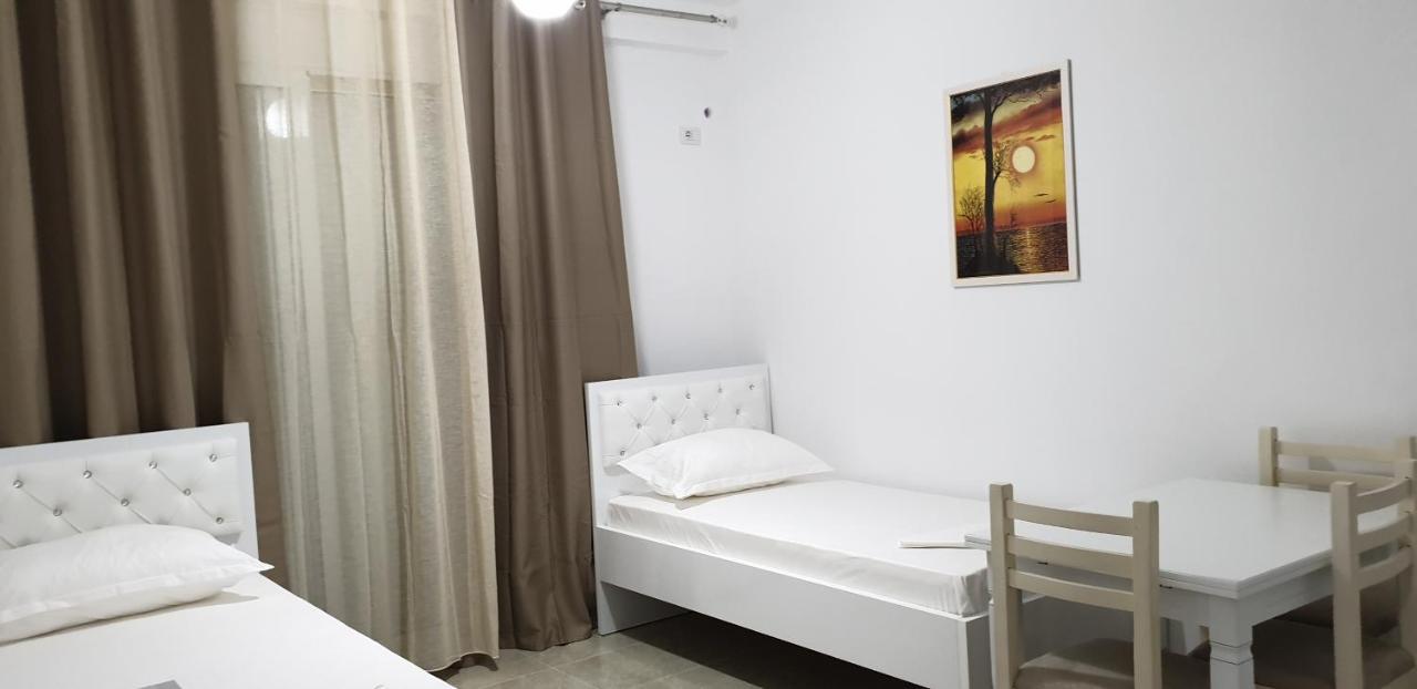 Redsun Apartment فلورا المظهر الخارجي الصورة